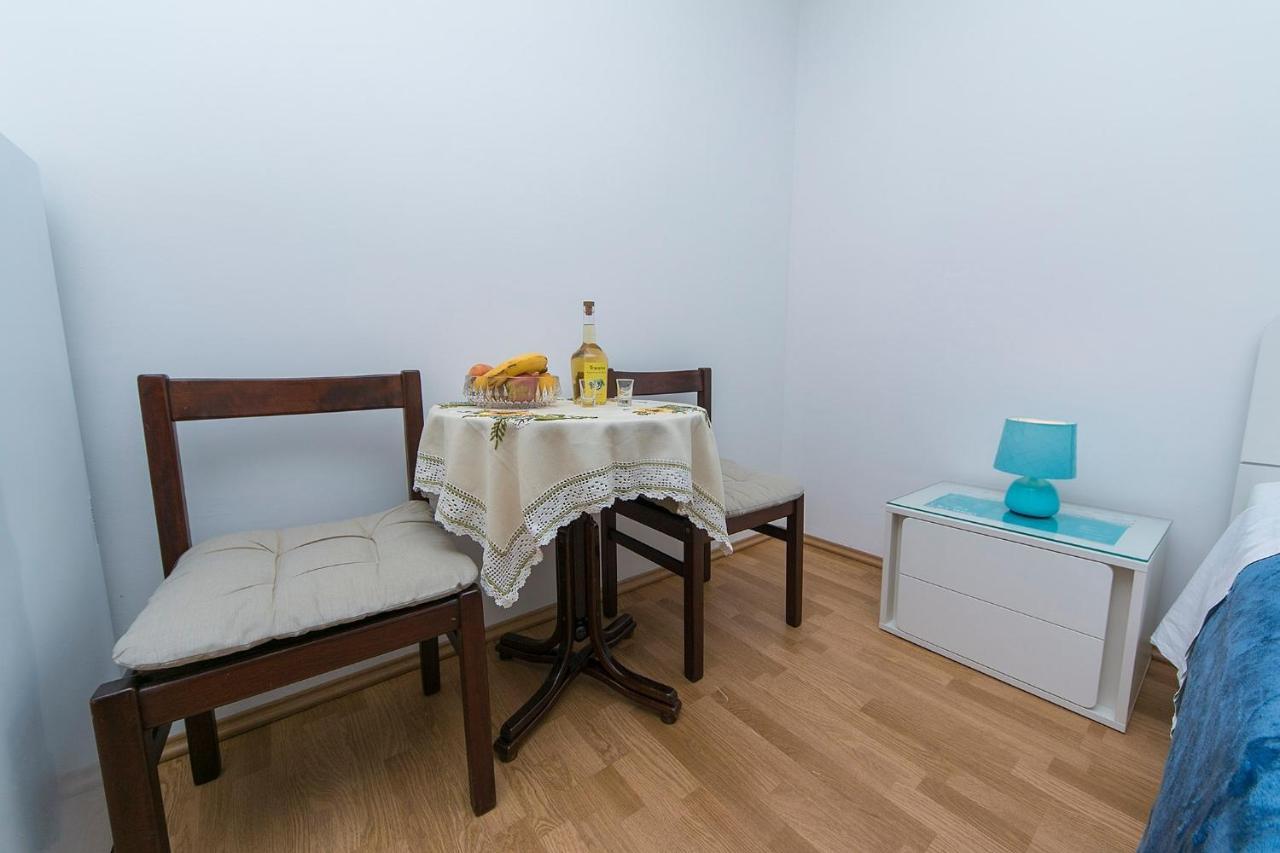 Apartments By The Sea Brela, Makarska - 20778 Esterno foto